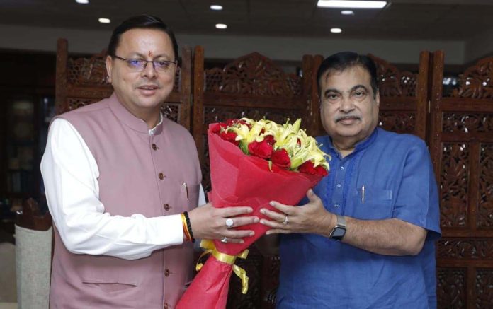 CM-meet-Nitin-Gadkari-finallllllllll-1 (1)